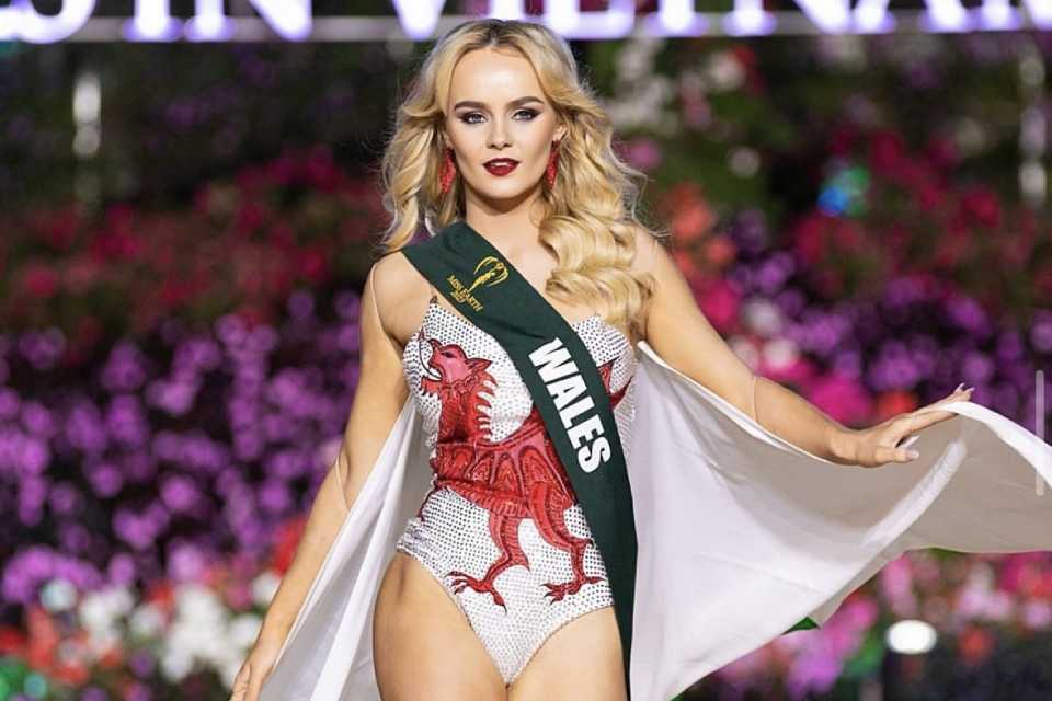 Carys flies the flag for sustainability as Miss Earth Wales 2023